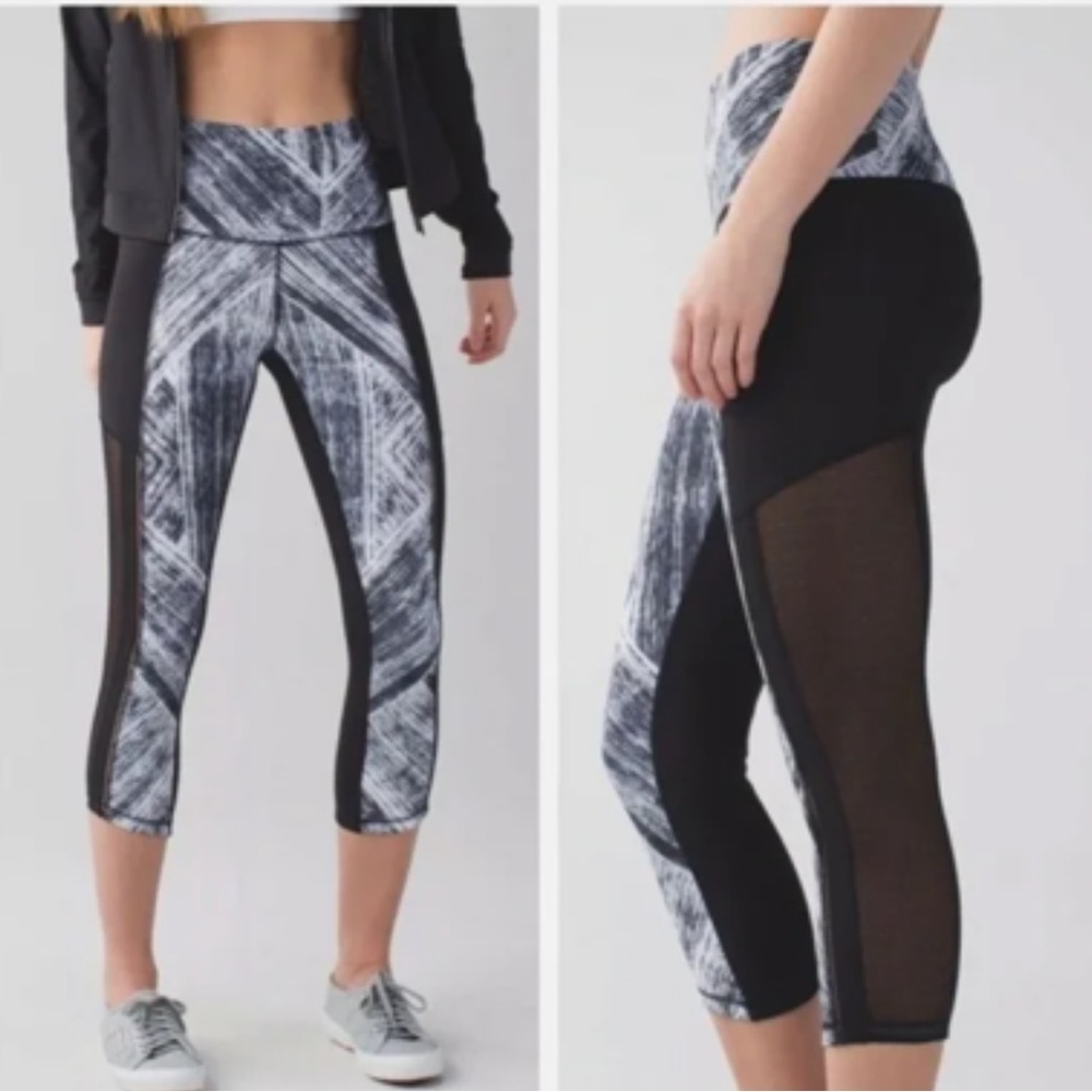 LULULEMON Heat Wave Hot To Street Crop Leggings
